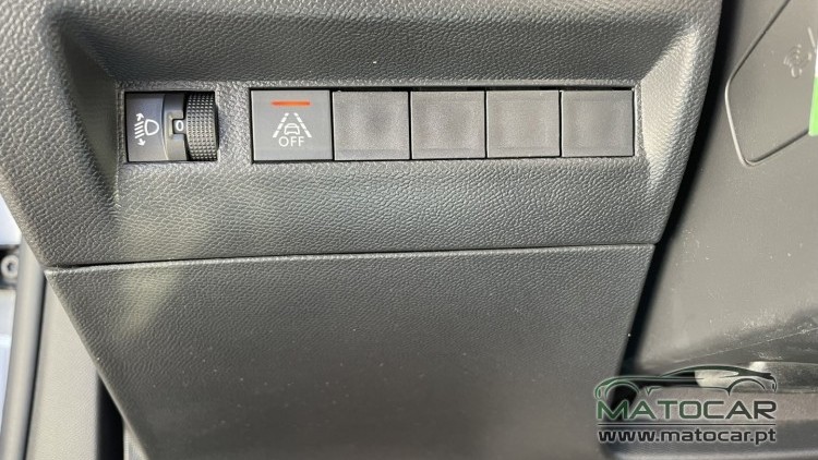 Peugeot 2008 1.5 BlueHDi Allure Pack