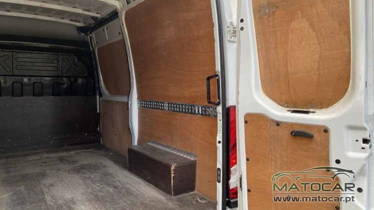 Iveco Daily L2H2 C/AC AUTO