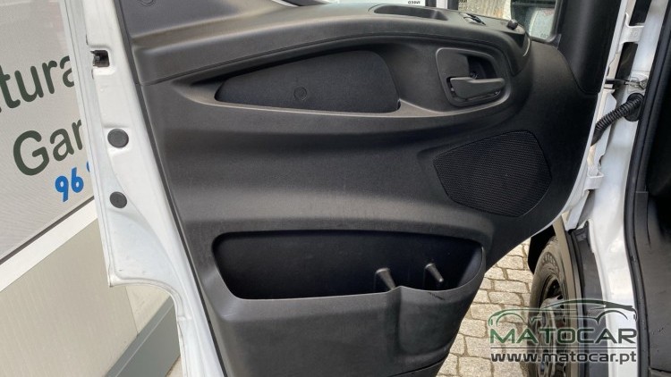 Iveco Daily L2H2 C/AC AUTO