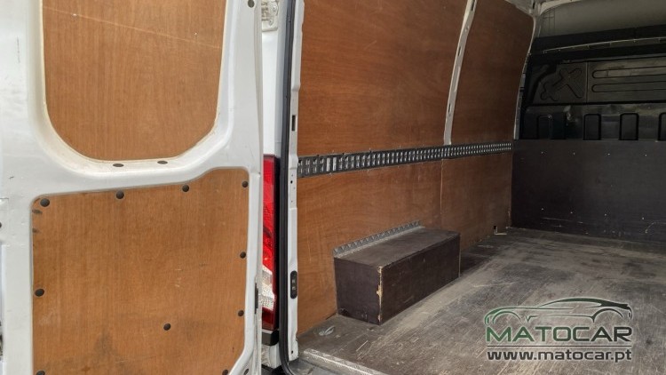 Iveco Daily L2H2 C/AC AUTO